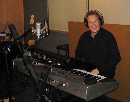Jez Smith on keyboards